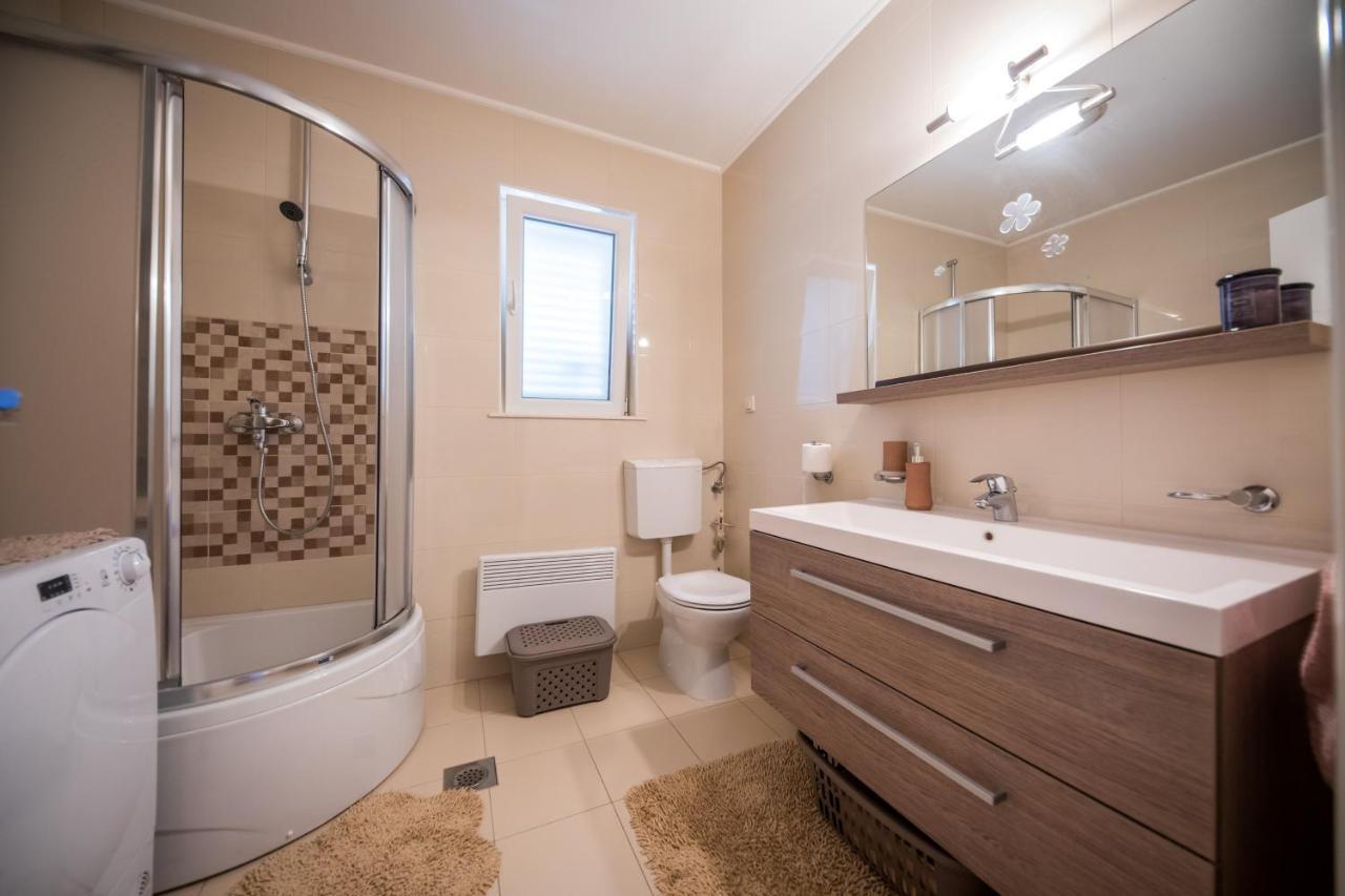 2 Bathrooms, Free Parking Spot, Prt Sea View Apartamento
